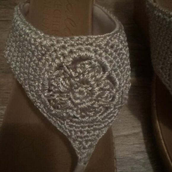 Skechers Beverlee Fancy Work Natural Crochet Beige Thong Sandals - Picture 4 of 13